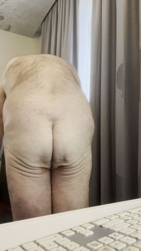 2026 Valentines Coach Karls Butt