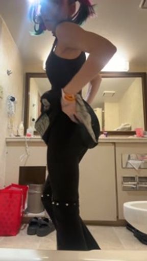 [FxckBxnni] Emo femboy shows you his trans pussy before the punk show