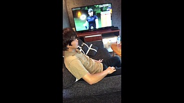 仕事終えて家に帰ってきてすぐさま僕のチンコを求めてきました。