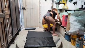 I couldn't stand myself horny and gave it right there in the middle of the tidying up to the bastard who soon wanted to put his big cock in my pussy