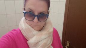 Hot pee in a dirty public bar all to watch 1080AVI