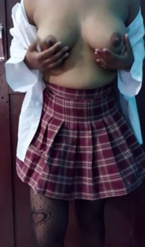 Nepali kt luga kholda puti sanga khalda