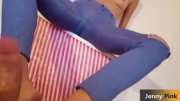 &egrave_ meglio se mi tolgo i jeans per farti un pompino! riempimi la bocca di sborra! Jenny Pink