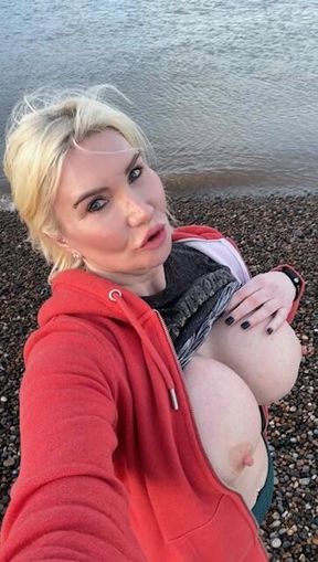 I walked 25 miles to get this nude beach fingering video !!