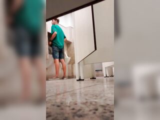 makeout in the washroom at the homo mall