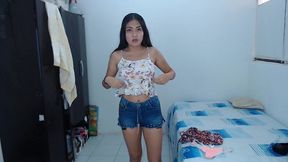 mi hijastra quiere sentir mi semen en sus tetas