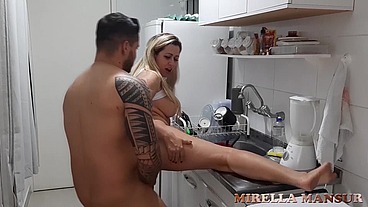 Fui lavar a louça e acabei levando rola - Mirella Mansur - Belfort