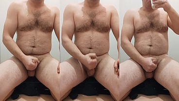 VID 439 Ma masturbez si imi beau sperma si pisatul in genunchi (5min)