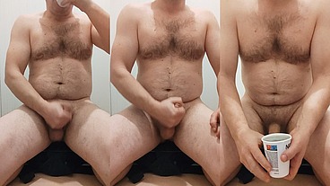 VID 439 Ma masturbez si imi beau sperma si pisatul in genunchi (5min)