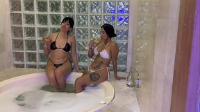 Mila Garcia y Yenifer Chacon se relajan fuera del trabajo Parte 2