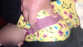 Saali jab gehri neend so rahi thi.uski gand aur boobs k sath mazey kiye.