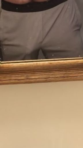 Boyfriend has a hands free orgasm with a full bladder!!