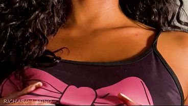 Minha colega de quarto chegou com tes&atilde_o da Academia e fodi ela feito uma putinha safada COMPLETO NO SHEER/RED