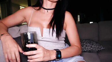 My best friend ex-girlfriend came to leave something and instead got all my cum