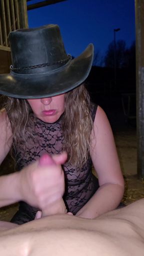 Milf Let Cuckold husband criempie her  pussy after wild  night