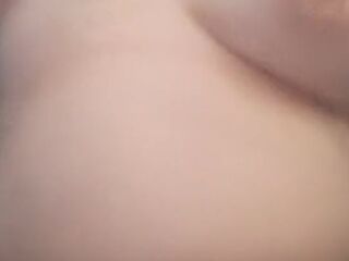 Jugando antes de salir de casa - Stephanie Tirsa