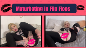 Masturbating in Crotchless Leggings &amp; Flip Flops