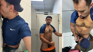 ORGIA NO BANHEIRO E UM FLAGRA CAUSANDO EXPULSÃO DOS MACHOS