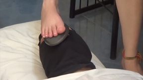 LICK AND SUCK MY FEET AND TOES AND SANDALS WHILE I LUNCH
