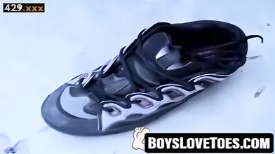 Foot-Worship Goddess" or "Kitchen Maid's Feat of Cleansing Magic with Toes