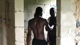 Unga asiatiska twinks tar BBC barbacka i ångande hemmagjord anal session