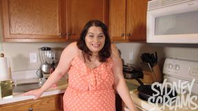 Sweet Girlfriend Wants to Immobilize You up