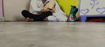 Desi chudai started in the students room, the girl who came to tuition