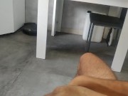 Sabrosa Gran Polla Grande y Gorda es Masturbada Hasta Correrse.Los Vecinos Pueden Mirar!