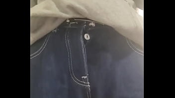 Peewing in room