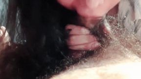 mi madrastra teen mexicana y de ricas tetas naturales me realiza la mejor mamada de polla que me han hecho, madrastra chupa verga al hijastro, sexo real casero amateur.