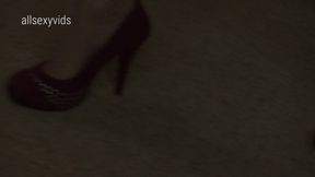 Stocking Tease: Chloe & Stacey’s Lesbian Tasting Session – Fingering, Vibrators & Explosive Orgasms