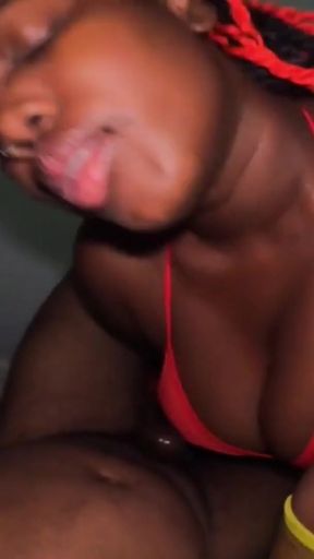 Big Butt Wonder Woman Said Those With Big Feet Have... Then Proceeded To Repay With a Blowjob For Tonights Stay&hellip;   Clip 1