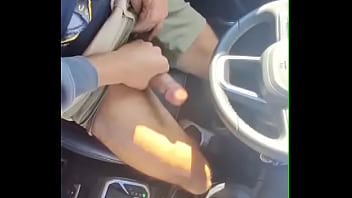 Gozando gostoso na rodovia