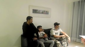 ninfomana y sus dos maridos arman t5erapia de grupo para enfiestarse a un paciente