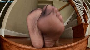 Super Model Diva sheer panthyhose soles pt 2 - MOV