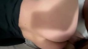PARADA GAY branquinho louco pela rola gigante do mascarado que conheceu na festa.