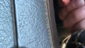 Jolene colocando suas meias calças