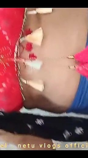 Beautiful Erotic Dance in Hijab of an Indian MILF