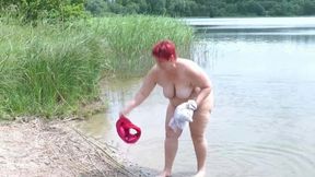 Annadevot - Wet at the lake!