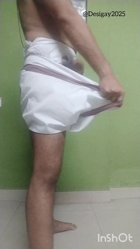 WHITE MUNDU &amp; BUM TWERK