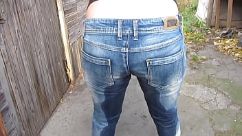 I peed in my jeans because I really wanted to piss outdoors. Amateur fetish.