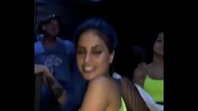 TATI ZAQUI ESFREGANDO O SEU LINDO RABO EM SHOW E PISCINA