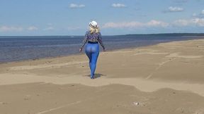 blue style 2 - flashing on beach