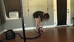 Alora Jaymes Gets Off With Her Vacuum (SD 720p WMV)
