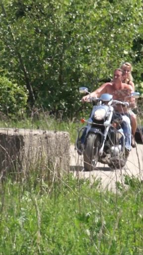 Moto Hooker - Maaike
