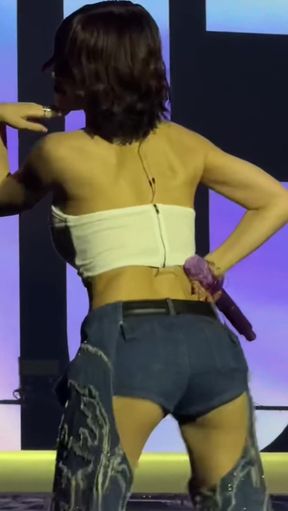TWICE - Momo