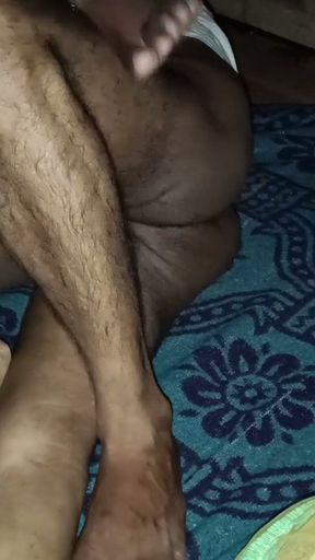 Mausi Ji land per Tel lagao isko aaram se hilao   Clip 1