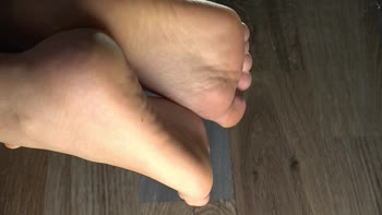 FuckingMyStepsis' Sultry Colombian Feet Cleaned Close Up