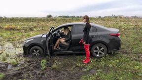 JULIA KRISTINA STUCK IN THE MUD ENGINE OVERHEAT_full video 52 min