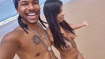 Amigos fazendo Orgia na Praia Proibida - Joao O Safado - Lunna Geek - Brinquedo Ator - PitbullPorn - Loira Luxx